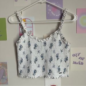 floral print crop top! 🦋